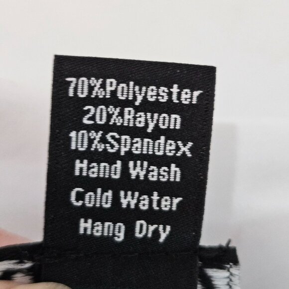 Clara SunWoo XL White Sleeveless Wrap Top - Picture 4 of 6